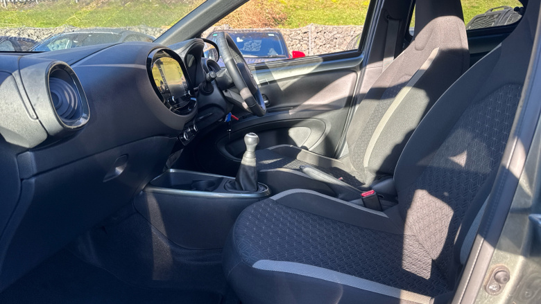 Toyota Aygo X 1.0 VVT-i Edge 5dr Petrol Hatchback